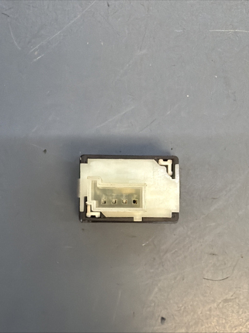 BMW 03-19 1/2/3/4/5/6/7 SERIES i3 X1 X3 Z4 TRUNK UNLOCKING SWITCH OEM 9200316