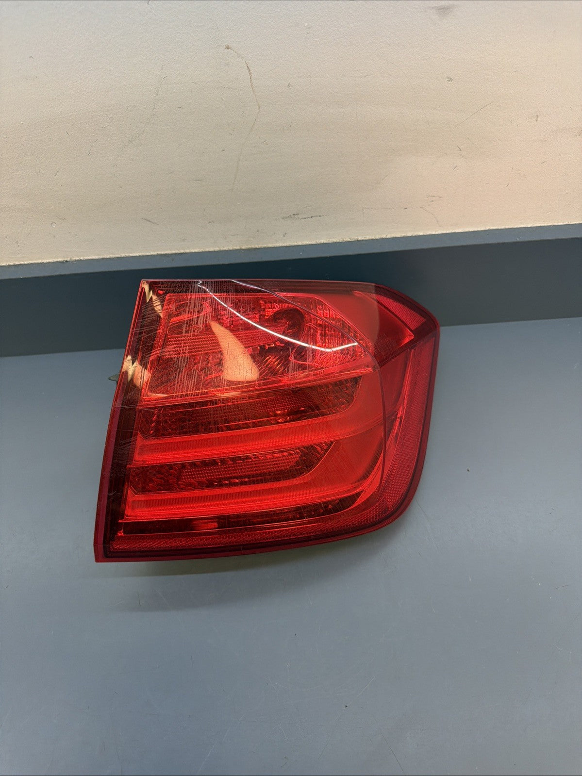 12-16 BMW F30 REAR RIGHT SIDE TRUNK OUTER STOP TAILLIGHT TAILLAMP OEM 7259896