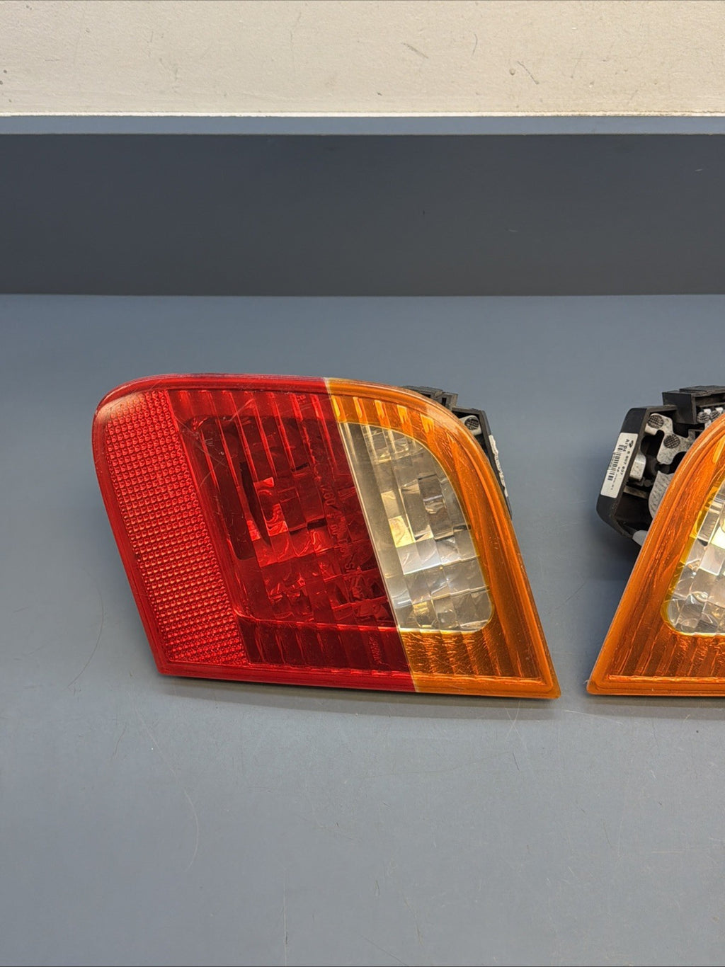 02-05 BMW 3 Series Left / Right Side Inner Tail Lights OEM 6907945 / 6907946