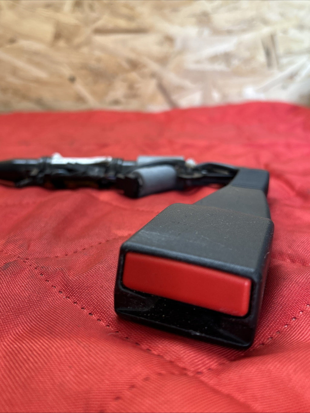 07-13 BMW E70 X5 Front Left Driver Seat Belt Receiver Latch Buckle 305536910