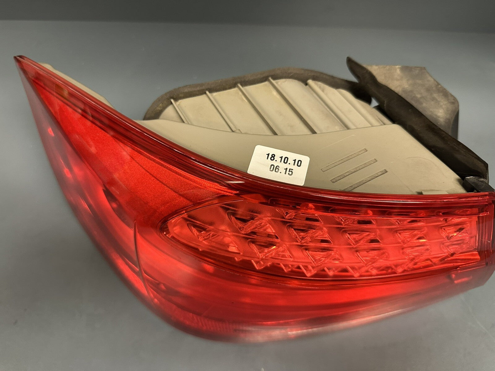 2011-2013 BMW 3 -SERIES E92 LEFT SIDE LH OUTER LED LCI TAILLIGHT OEM 7251959