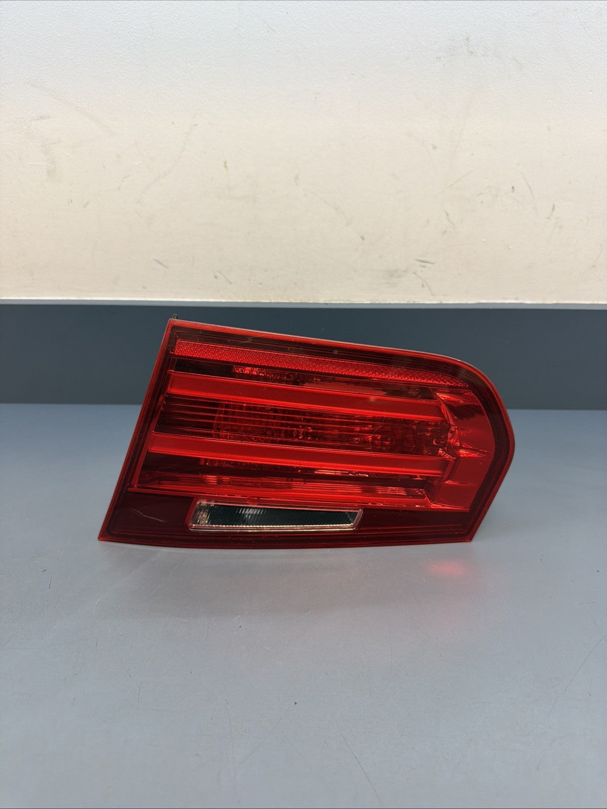 12-15 BMW 3 SERIES F30 F31 RIGHT SIDE INNER TRUNK LID MOUNTED TAILLIGHT 7259916