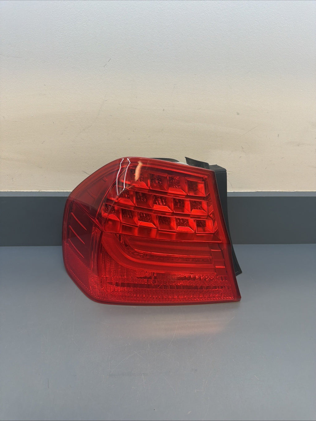 2009-2011 BMW 328i Xdrive 335i Rear Left Driver Side Tail Light 7289429 OEM