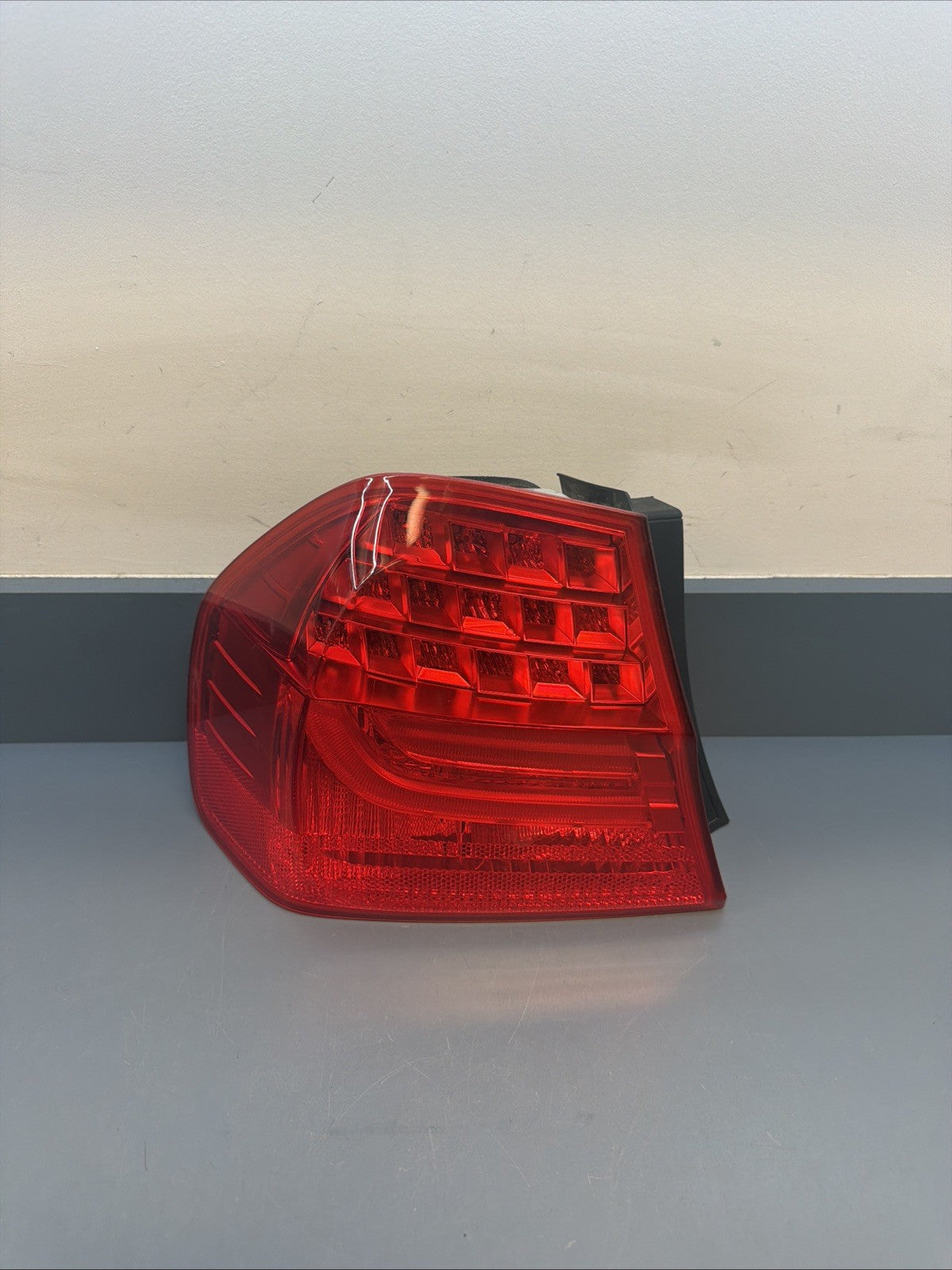 2009-2011 BMW 328i Xdrive 335i Rear Left Driver Side Tail Light 7289429 OEM