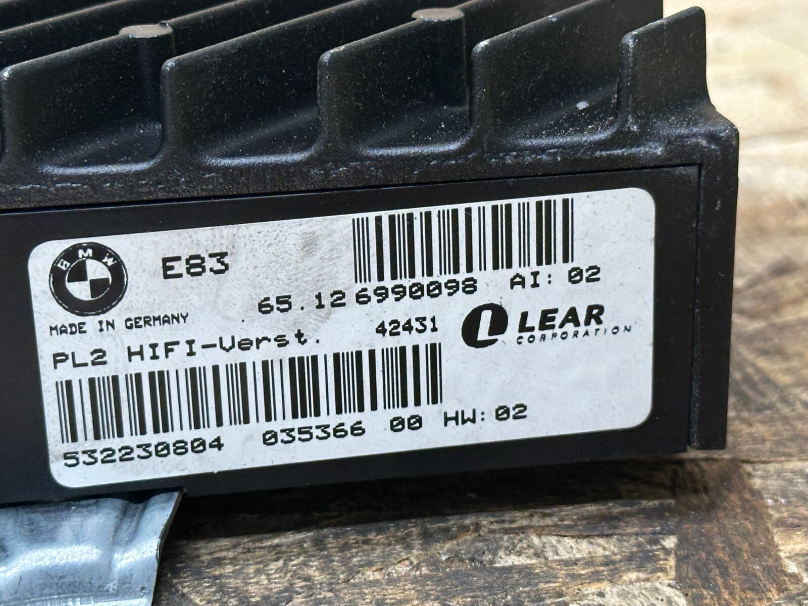 BMW 03-10 E83 X3 LEER STEREO RADIO AUDIO AMPLIFIER HiFi W BRACKET OEM 6990098