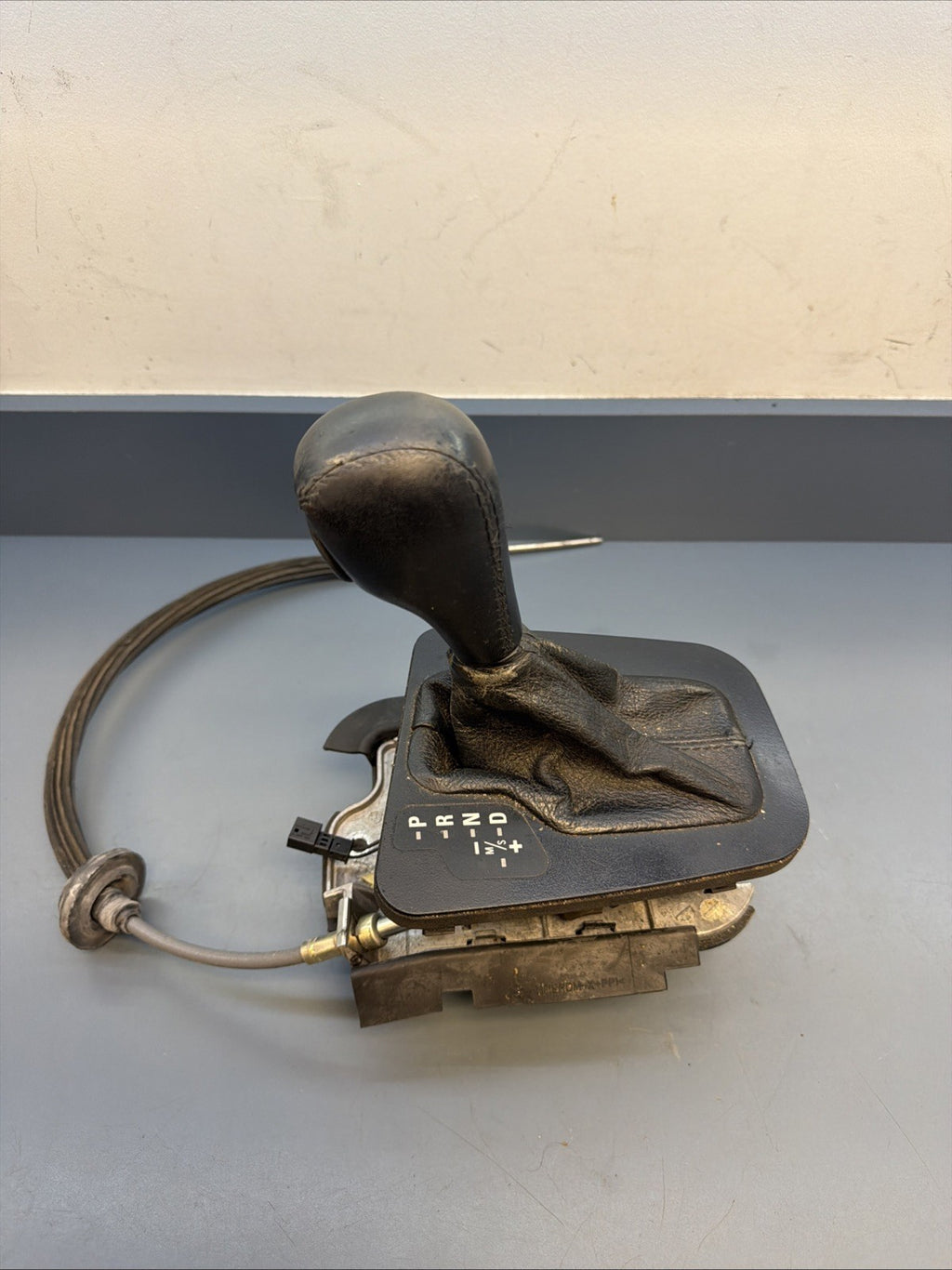 2000-2006 BMW 3 SERIES AUTOMATIC TRANSMISSION SHIFTER 1422277