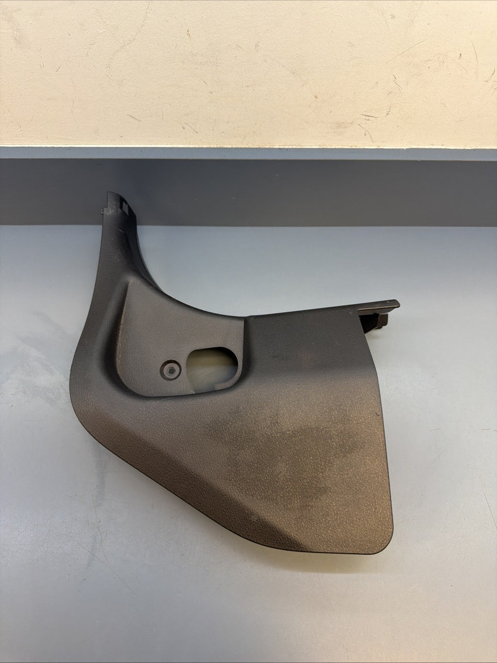 18 - 2023 BMW X2 F39 FRONT LEFT DOOR SILL KICK PANEL COVER OEM 7492597