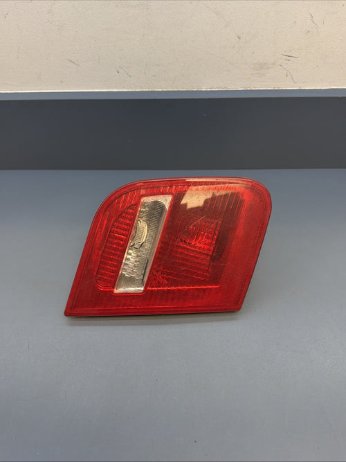 02-05 BMW E46 3 Series Sedan Rear Left Driver Side Inner Taillight Lamp 6907937