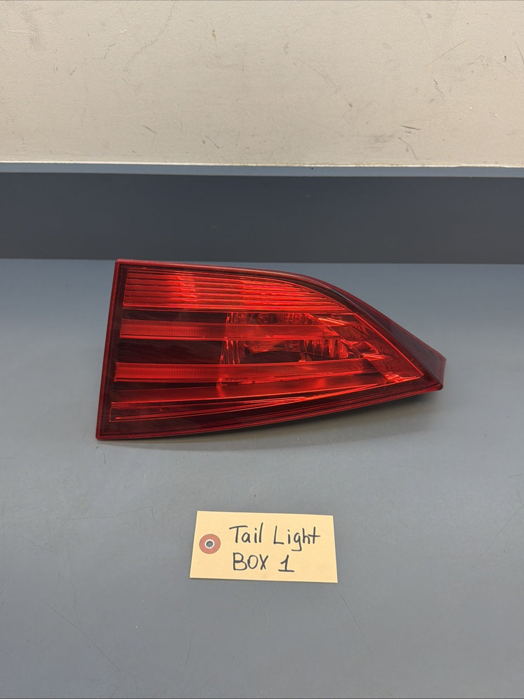 2012-2015 BMW E84 X1 REAR RIGHT INNER TAIL LIGHT ASSEMBLY OEM 2990114