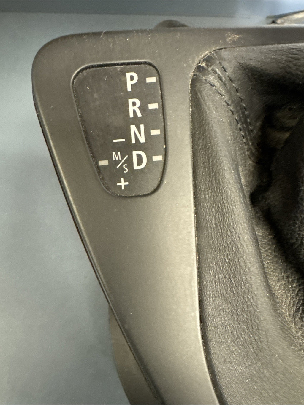 06-11 BMW E90 E91 325i XI 330i Automatic Transmission Gear Shifter 7548061