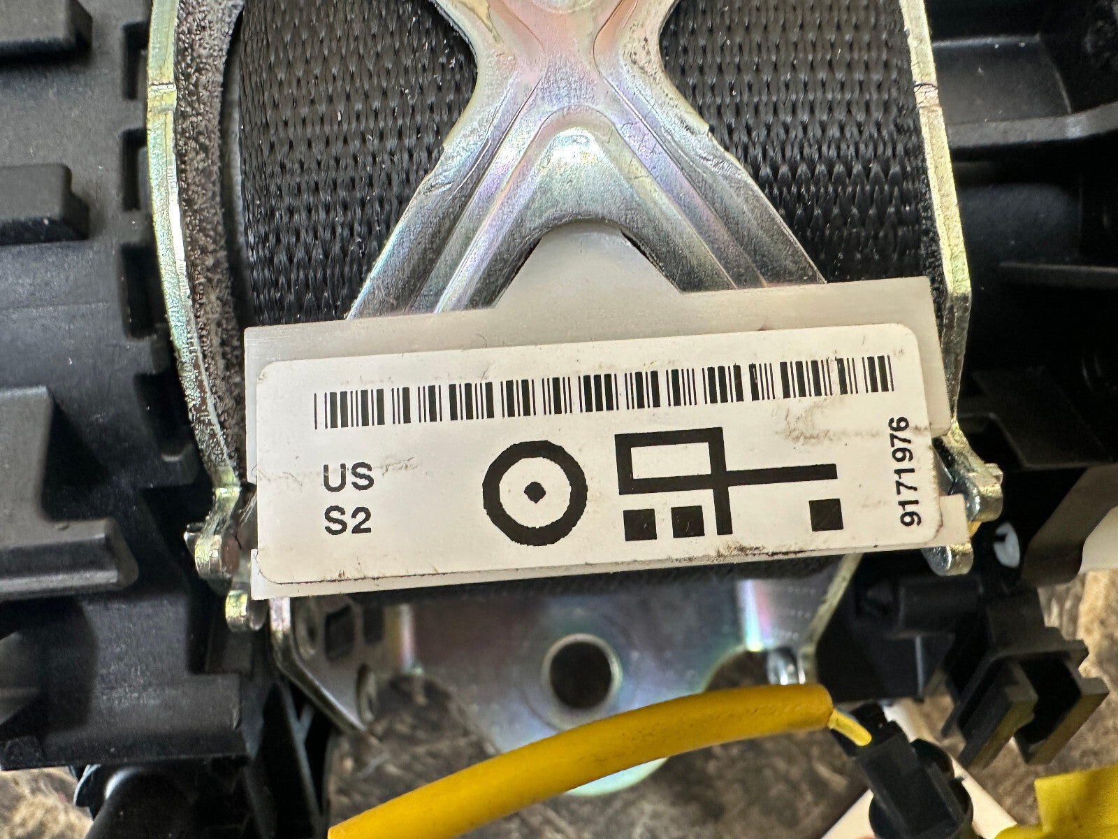BMW 07-13 1 SERIES FRONT RIGHT PASSENGER SEAT BELT RETRACTOR BLACK OEM 9171976