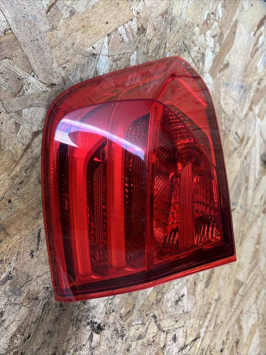 BMW 328i  TAILLIGHT DRIVER LEFT  183611-12 OEM 12 13 14 15  7259895-07