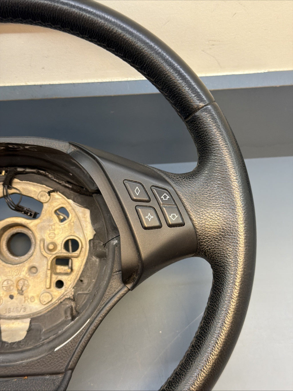 BMW 2006-2012 E90 E9X 3 SERIES BLACK LEATHER STEERING WHEEL OEM 3375E901