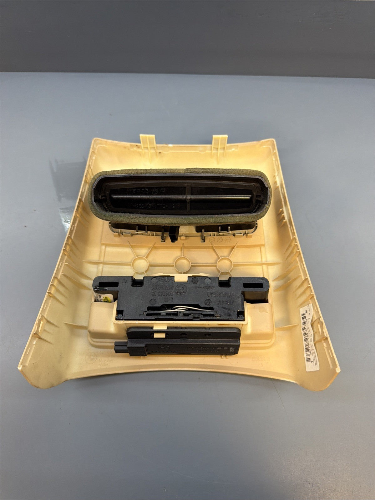06-10 BMW E90 91 325i 328i Rear Center Console Cover Air Vent Ashtray 5116584507