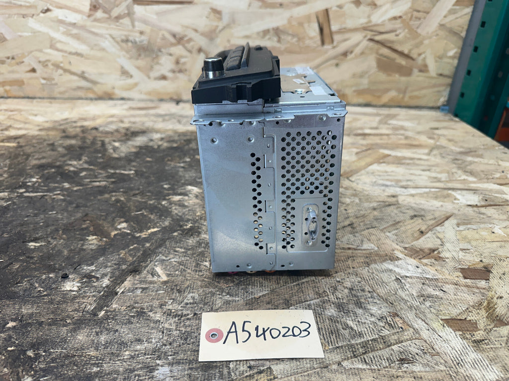 BMW 2006-2012 E90 3 SERIES FRONT NAVIGATION RADIO CD PLAYER OEM 9202828