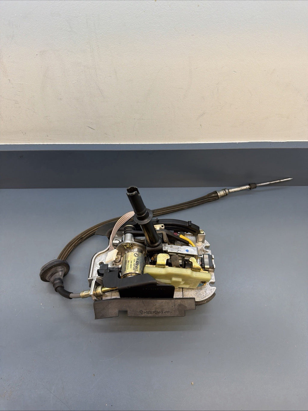 2000-2006 BMW 3 SERIES AUTOMATIC TRANSMISSION SHIFTER 1422277