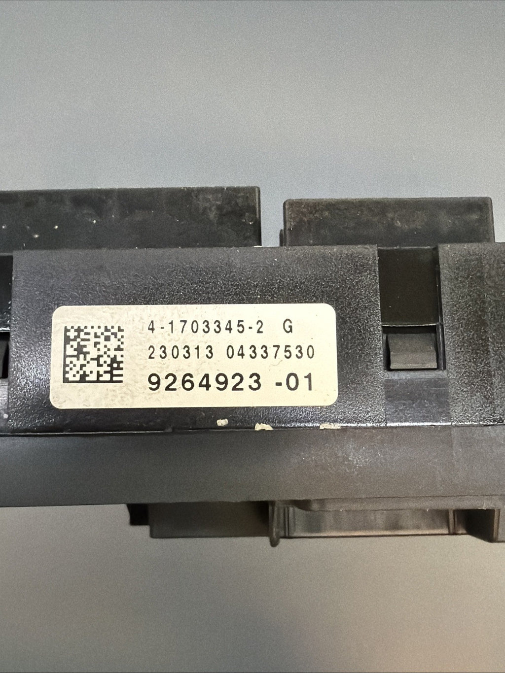 2011-2016 BMW F06 F10 550i 535i 528i Rear Fuse Relay Distribution Box 9264923