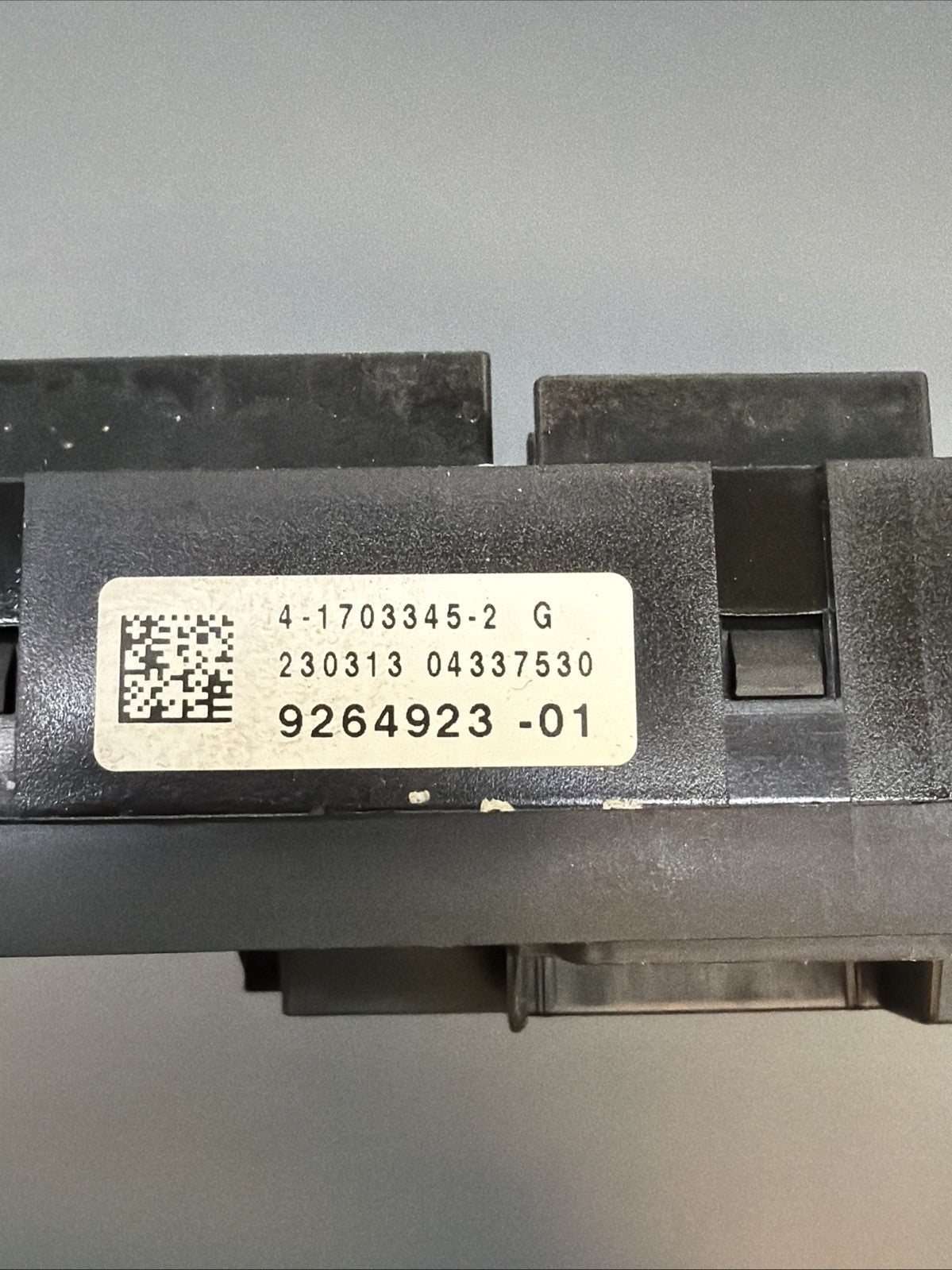 2011-2016 BMW F06 F10 550i 535i 528i Rear Fuse Relay Distribution Box 9264923