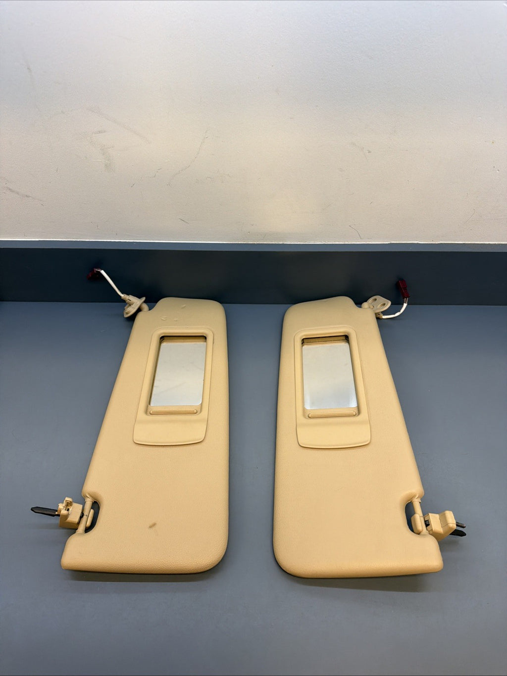 13-15 BMW E84 X1 06-12 E90 328i M3 SUN VISOR MIRROR SET OEM 6905983 BEIGE
