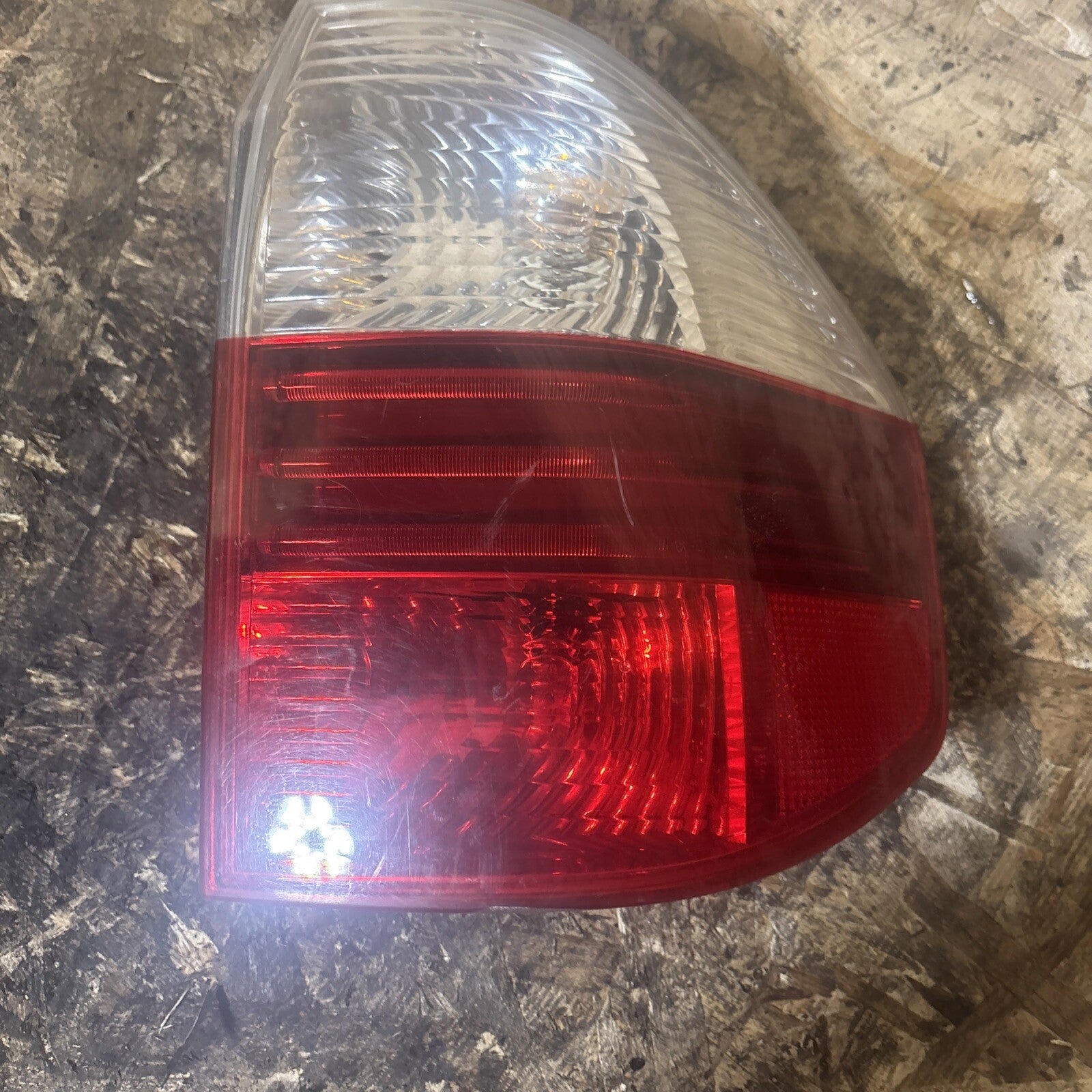 2008 BMW X3 OEM Right Hand Passengers Side Rear Tail Light Lamp 7162212 07-10