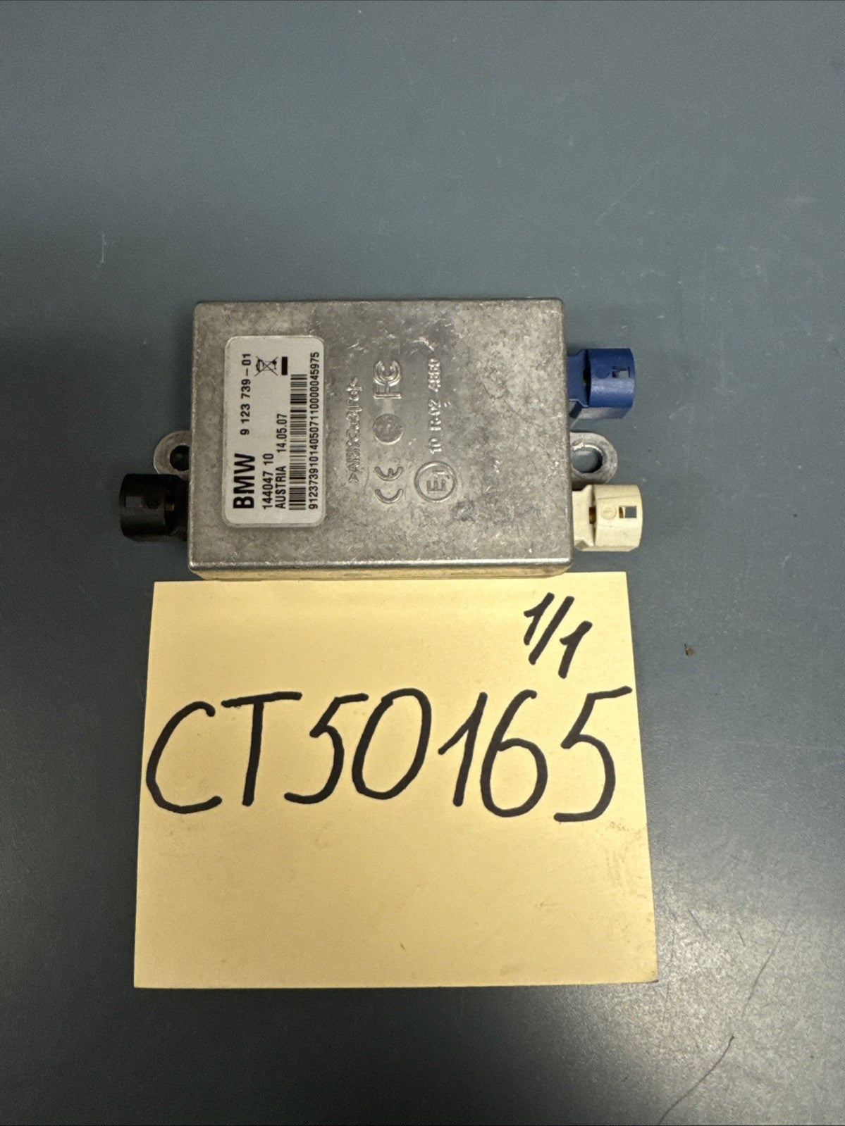 07-10 BMW 335i E60 E61 5 Series USB Interface Hub Adapter Module 9123739 OEM