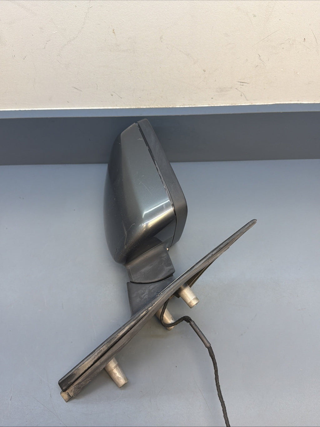 2006-2010 BMW 528i Front Right Side Door Side View Mirror Assembly 7043437 OEM