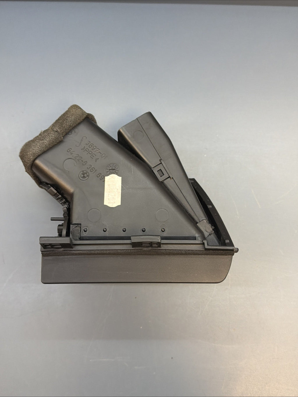 00-06 BMW E46 3 Series Left Air Vent Port A/C Genuine OEM 8361897