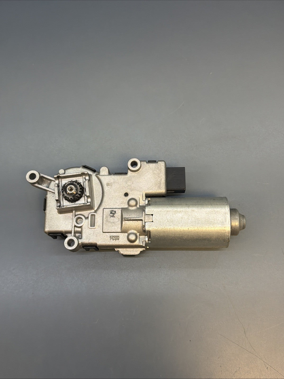 2007 - 2010 BMW E83 X3 Sunroof Roof Motor Unit 6922652 OEM
