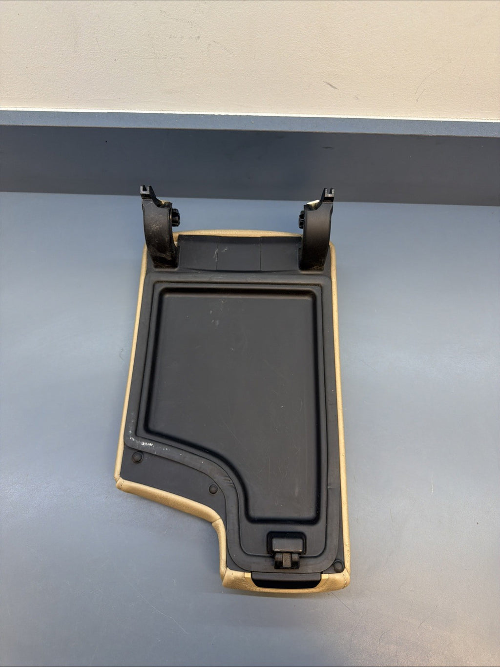2006-2012 BMW E90 3-Series E91 4door Front Center Console Armrest Beige OEM