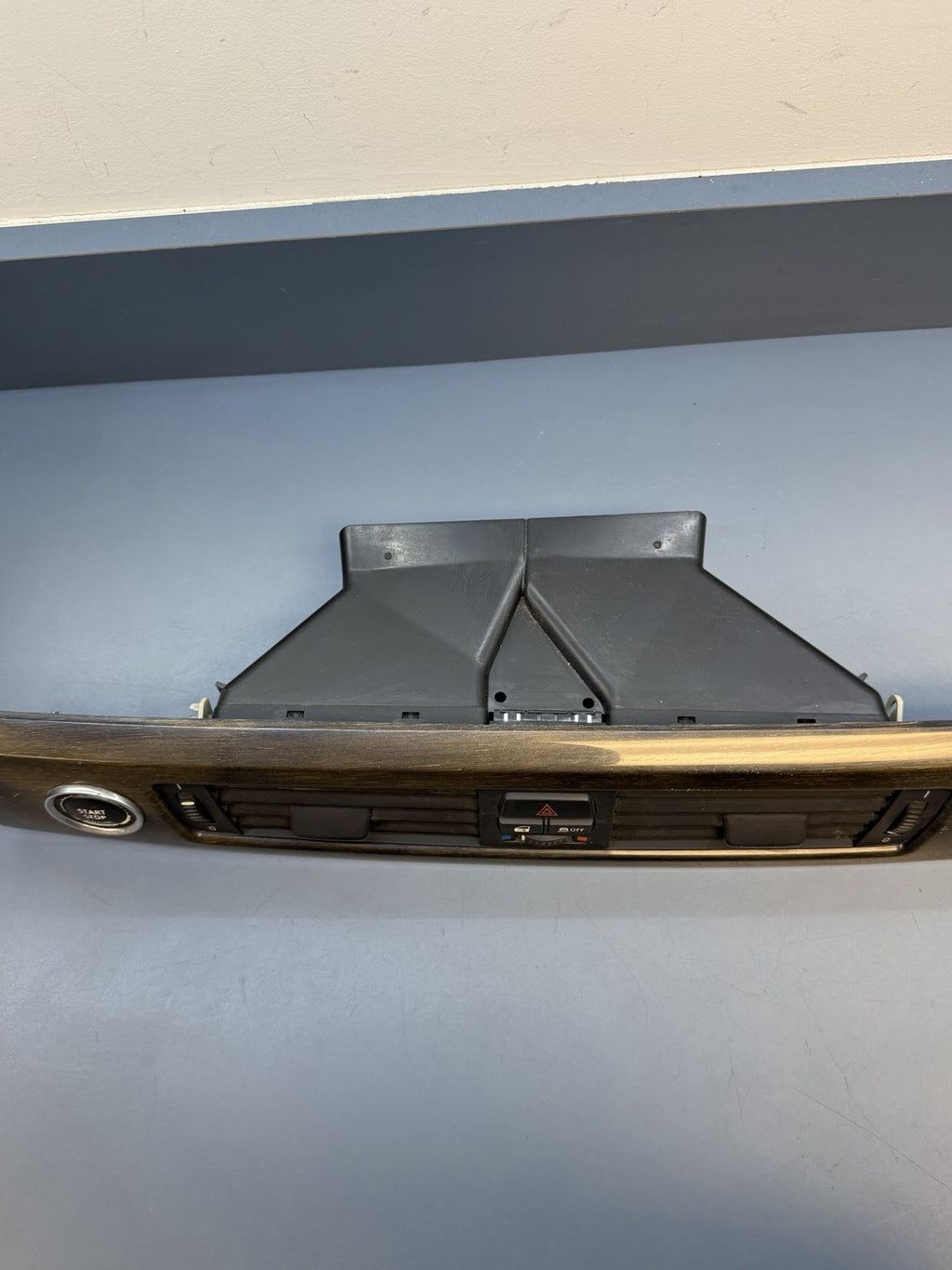07-13 BMW E90 E91 E92 Dashboard Instrument Panel Air Vent Cover Trim 9214797