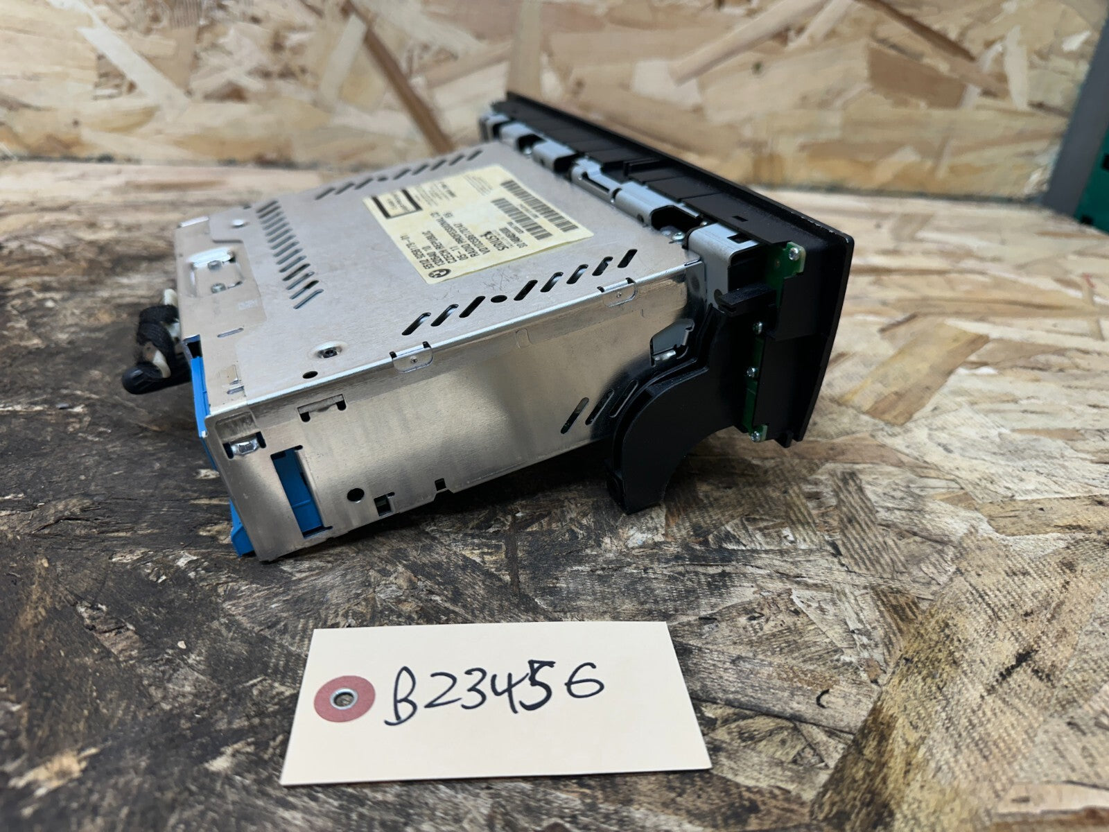 BMW 2006-2012 E90 AM/FM CD AUDIO RADIO PLAYER OEM 9258179