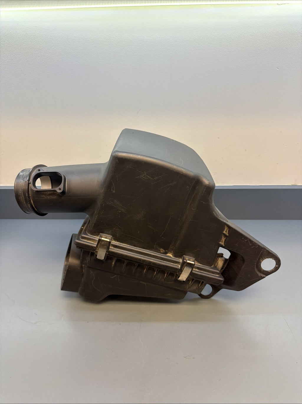 12-15 BMW X1 E84 28i Airbox Air Cleaner Assembly N20 7588280