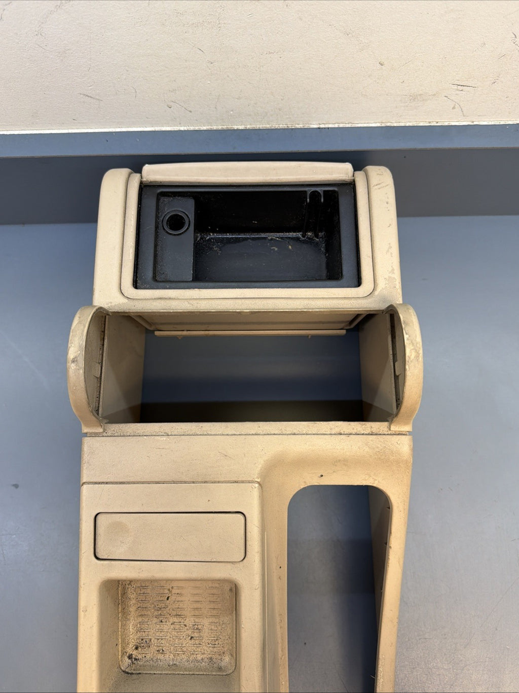 00-06 BMW E46 3-Series Center Console Cupholder Assembly BEIGE OEM 8213680 *READ