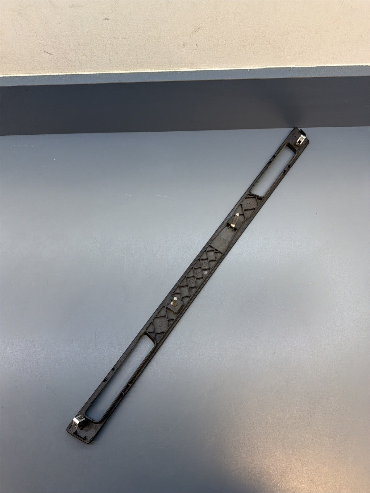 06-13 BMW E90 E92 E93 328i 335i M3 Dashboard Cup Holder Cover Trim 7130742