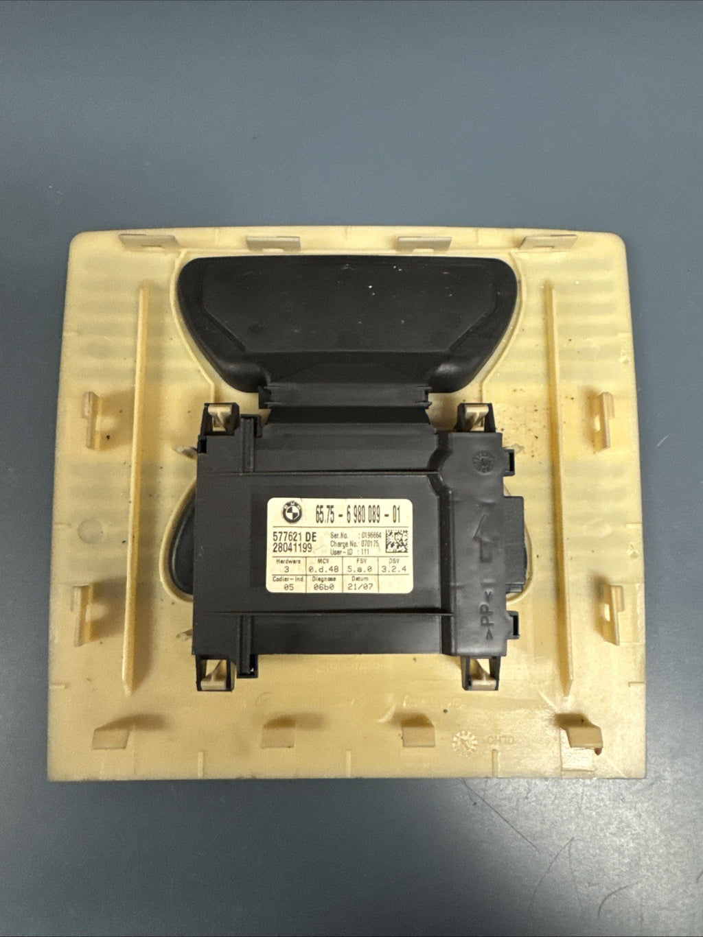 2004-2010 BMW M5 E60 Ultrasonic Alarm Motion Sensor Module W/ Trim OEM 6980089