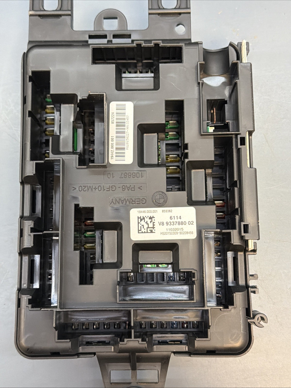 2013 - 2016 BMW F30 F32 F34 F36 F80 F82 M3 M4 REAR FUSE RELAY BOX MODULE 9337880