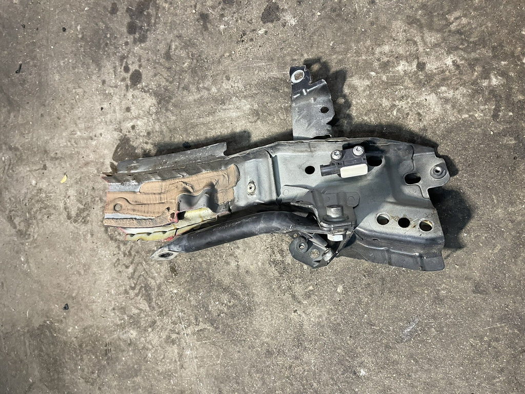 07-11 BMW E92 E93 M3 Front Right Fender Apron SECTION OEM