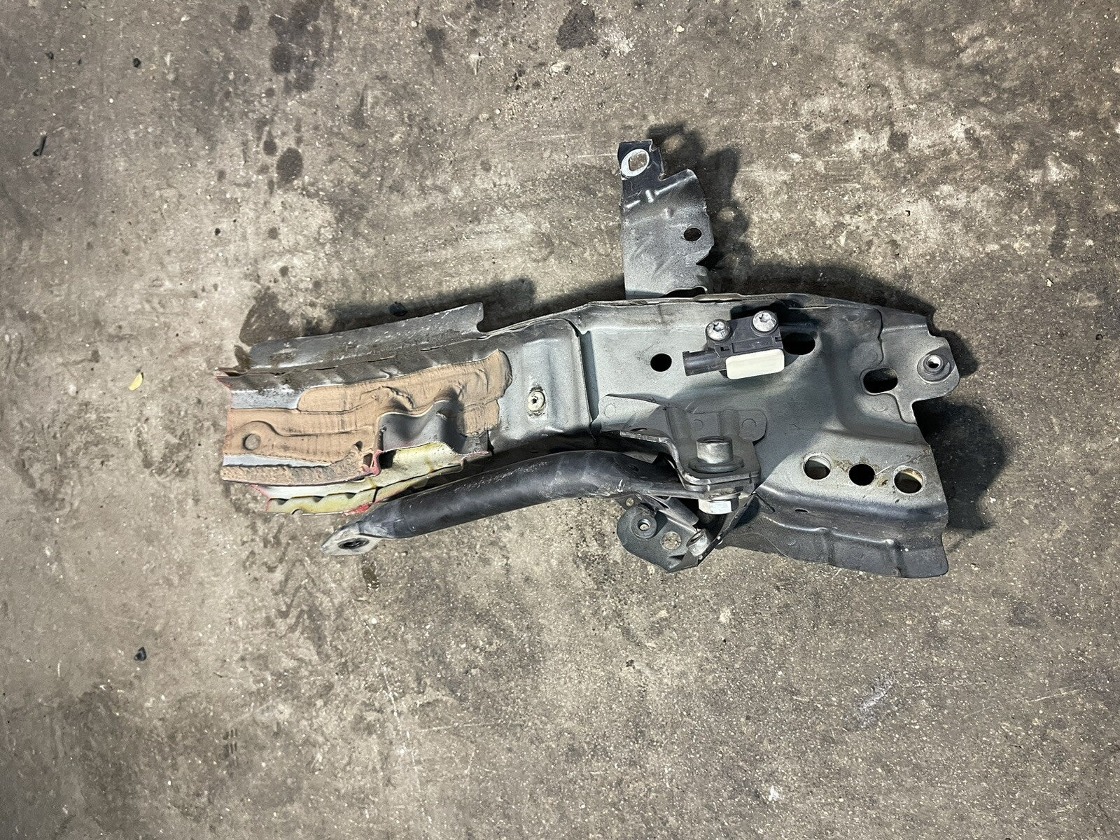 07-11 BMW E92 E93 M3 Front Right Fender Apron SECTION OEM