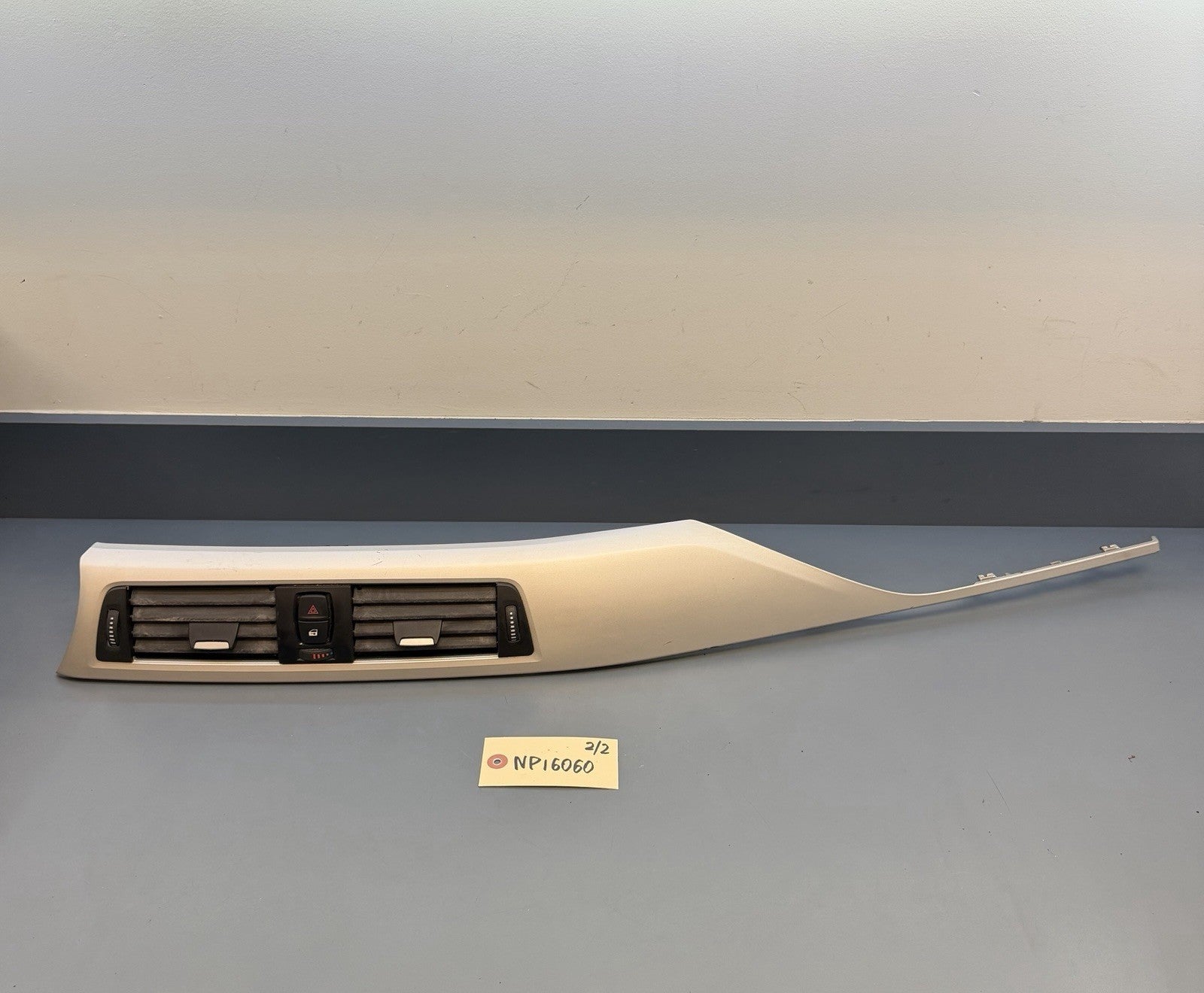 BMW F30 F31 F32 F33 F36 Center Dash Trim w/ Dual Air Vent OEM 9218552 9231206