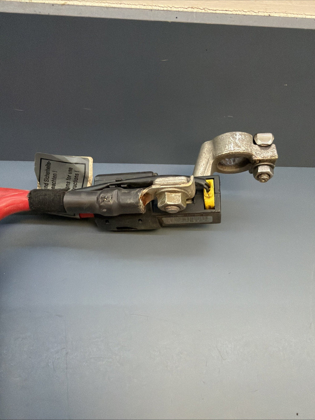01-03 BMW E39 E53 TRUNK BATTERY VOLTAGE REGULATOR 8387543 OEM