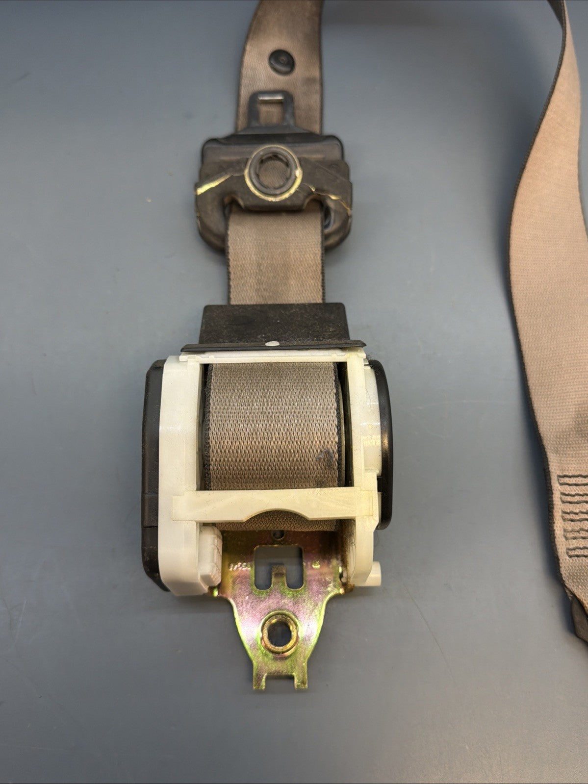 89-95 Bmw E34 5 Series Front Left Side Upper Seat Belt Retractor Beige 8164161