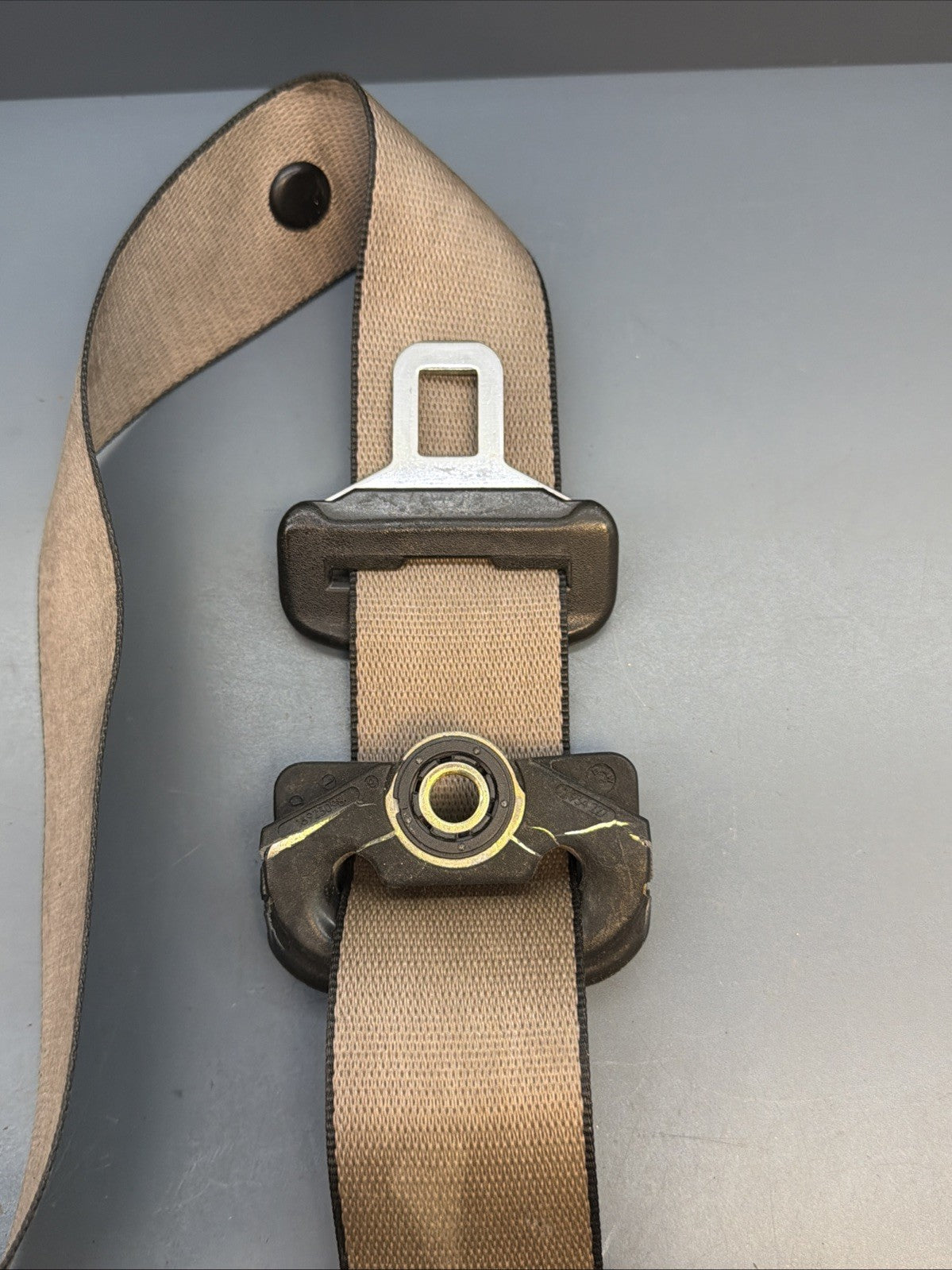 89-95 Bmw E34 5 Series Front Right Side Upper Seat Belt Retractor Beige 8208880