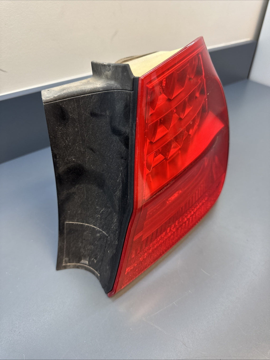 09-11 Bmw E90 328 335 M3 Rear Right Side LED Outer Taillight Lamp Oem 7289430