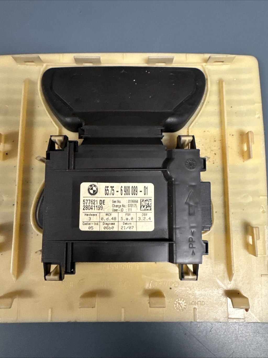 2004-2010 BMW M5 E60 Ultrasonic Alarm Motion Sensor Module W/ Trim OEM 6980089
