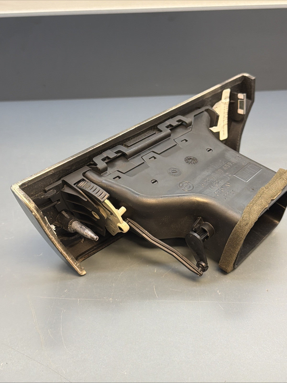 06-13 BMW E93 328i 335i Left Driver Side Dash Air Vent Flow Grill 9130459 OEM