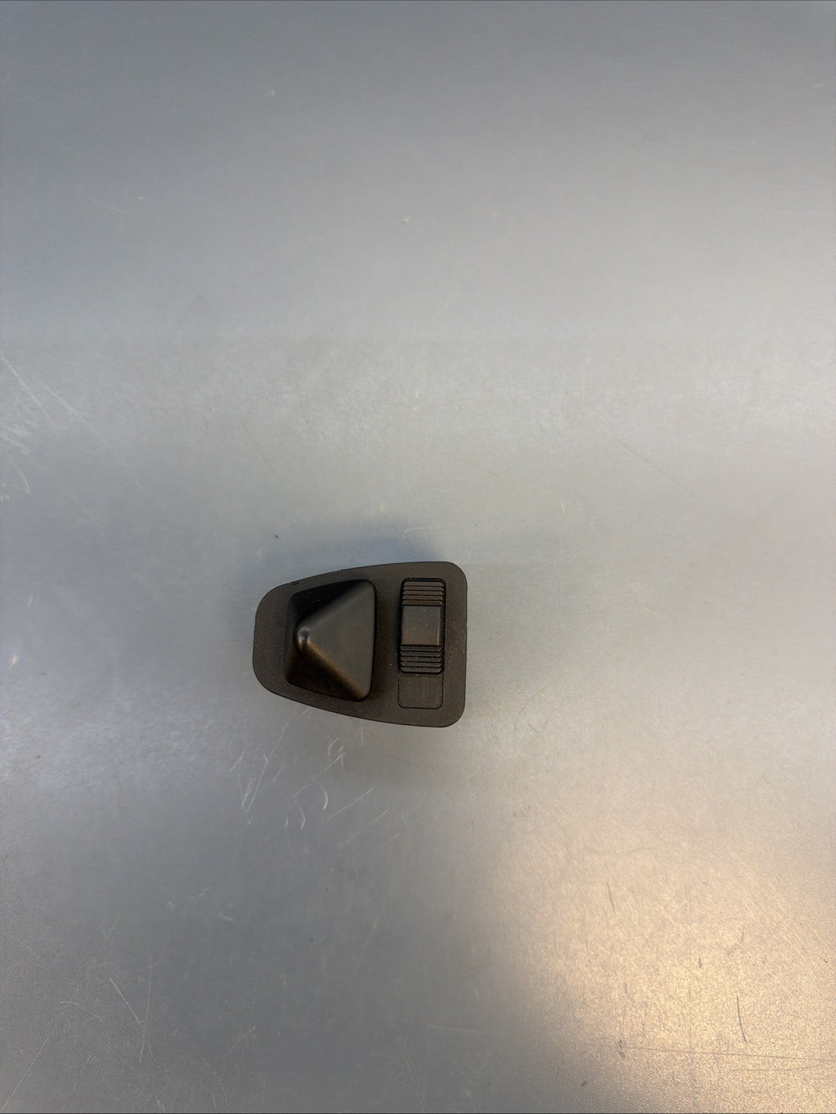 2001-2006 BMW 3-SERIES 325i E46 SIDE VIEW MIRROR CONTROL SWITCH 6901376 OEM USED