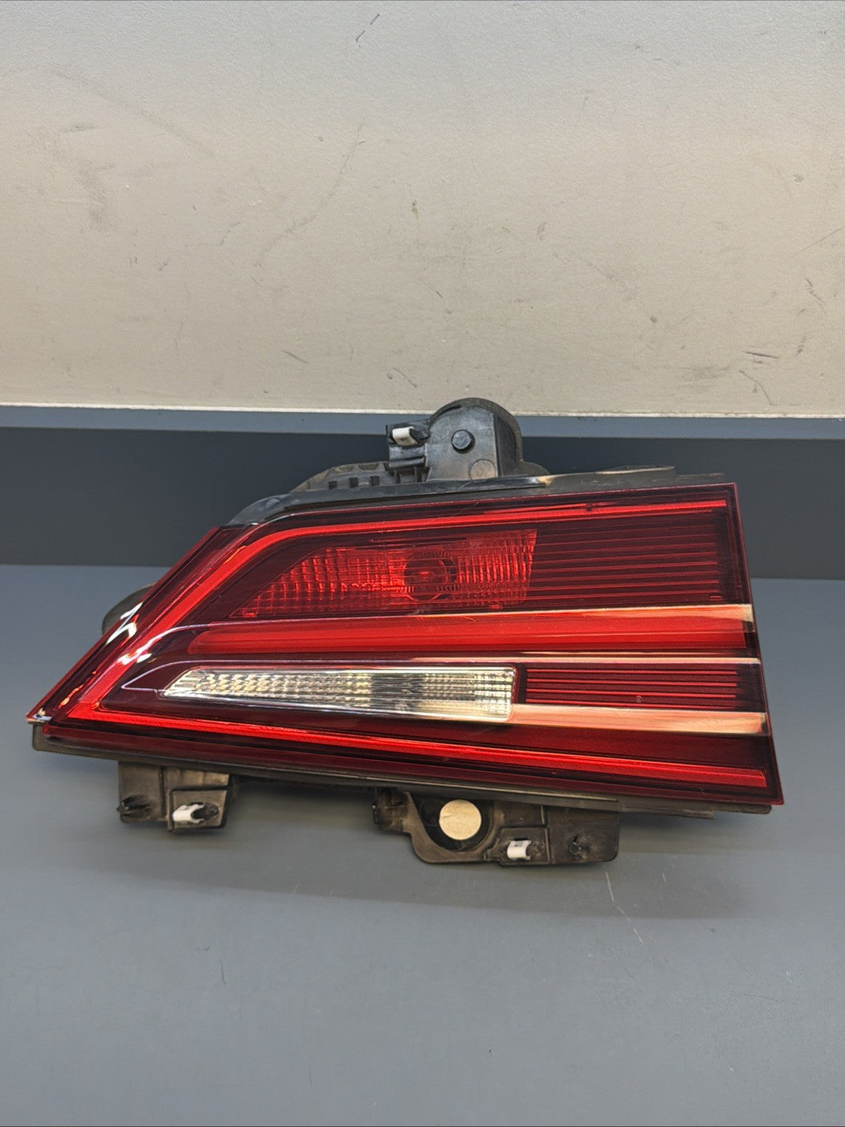 2018-2020 BMW X2 F39 REAR LEFT SIDE INNER TAILLIGHT TAIL LIGHT LAMP F03689500G