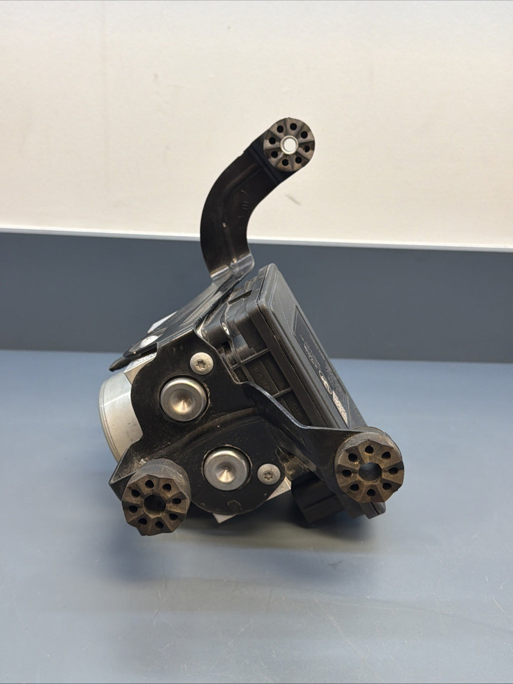 BMW F30 F32 F33 328i 320i 335i 428i 435i ABS DSC Brake pump module unit 6868638