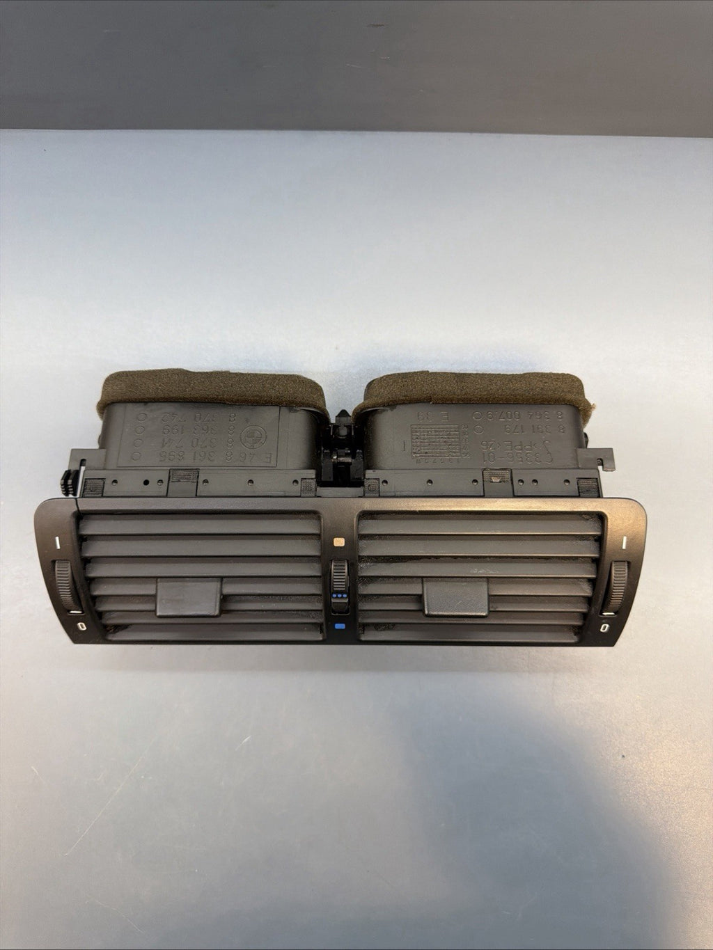 1999-2006 BMW E46 3 Series 325i Center Dash AC Air Vent Assembly 8363199 OEM