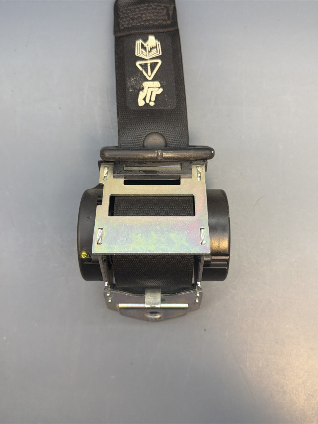 06-12 BMW 325i 328i 330i 335i Rear Center Seat Belt Assembly OEM 606094700C